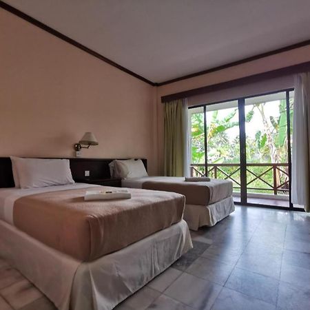 Oyo 89972 Borneo Paradise Beach Hotel Kota Kinabalu Exterior foto